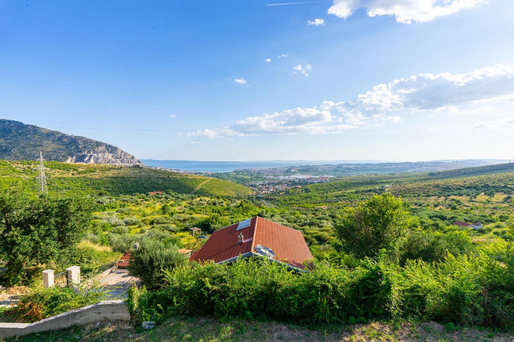 הוילה Olive Garden House In Zrnovnica With A View & Bbq מראה חיצוני תמונה